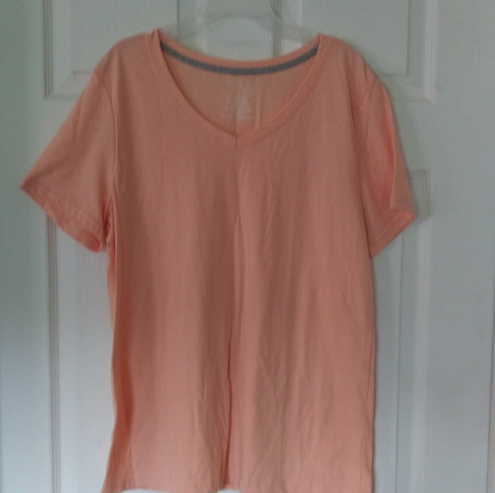 Womens peach v-neck tee.